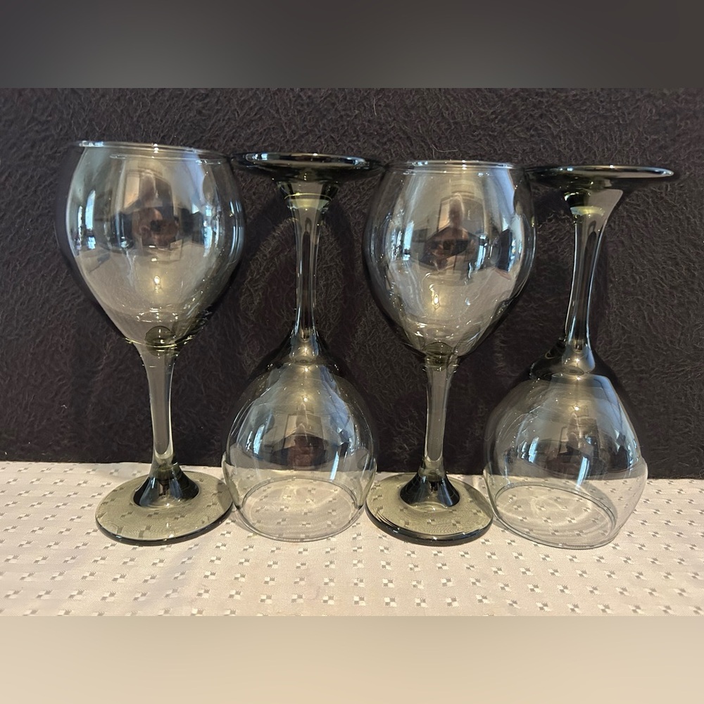 Vintage Libbey Smoke Tint
Stemmed Footed Wine Water
Goblet Glass Kitchen Barware - Picture 2 of 5